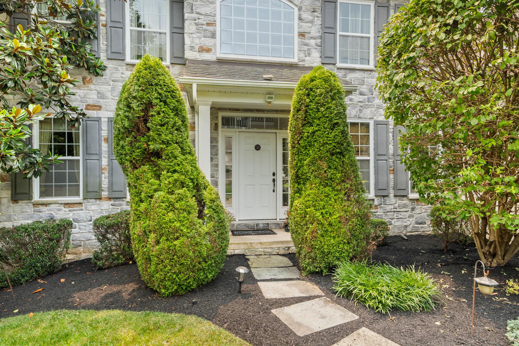 10 SPRINGHOUSE LANE