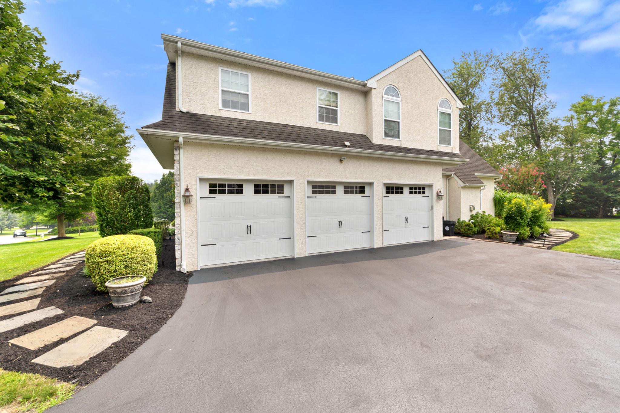 10 SPRINGHOUSE LANE