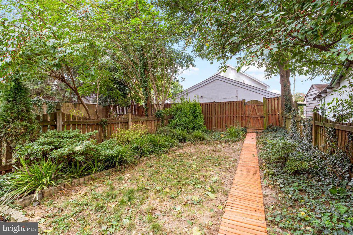 DOWNTOWN FREDERICK - Residential