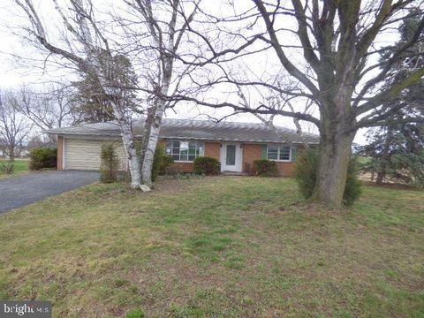 893 BUCHANAN TRAIL EAST E GREENCASTLE PA 17225