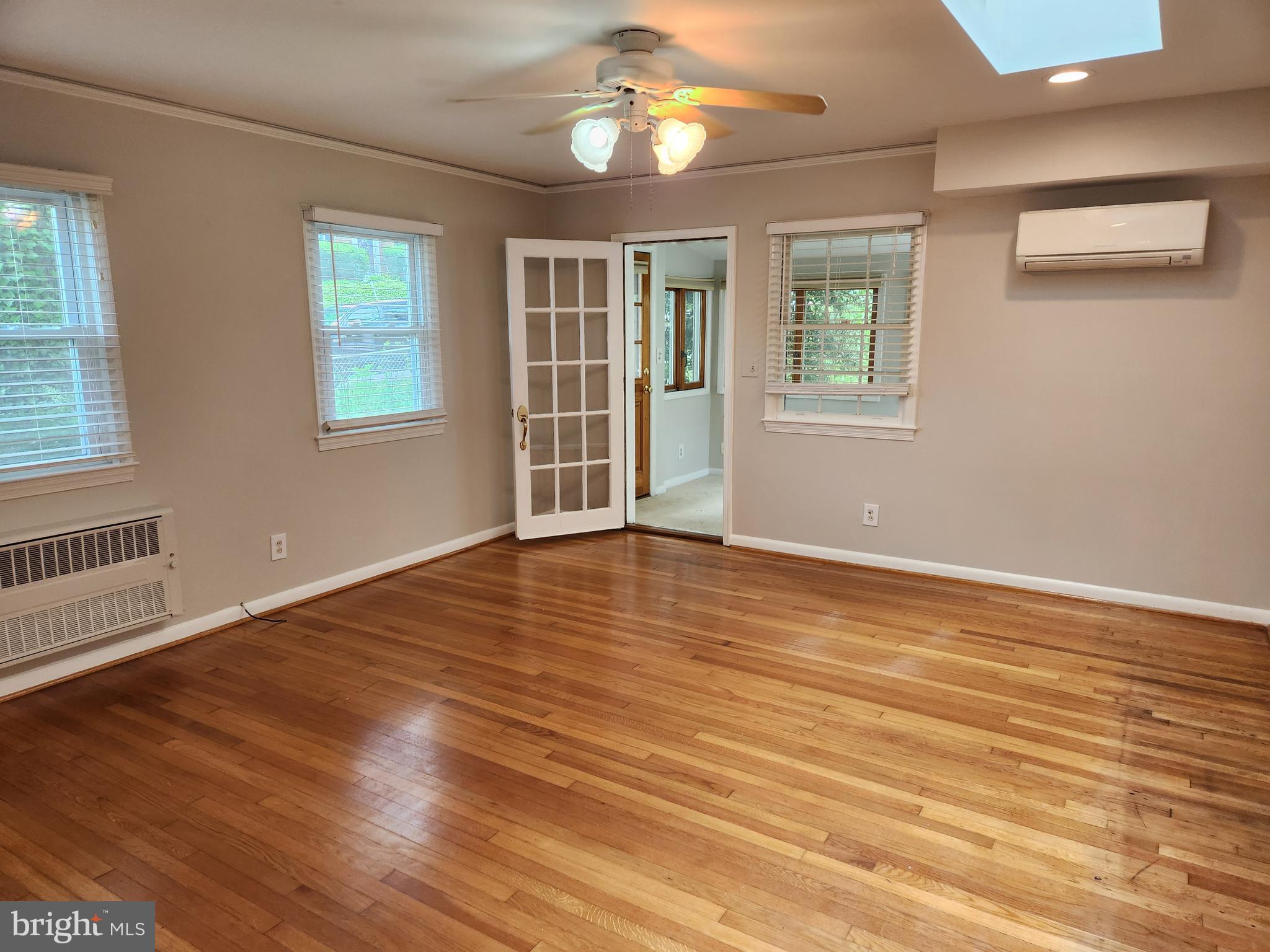 MEADOWBROOK VILLAGE - Residential Lease