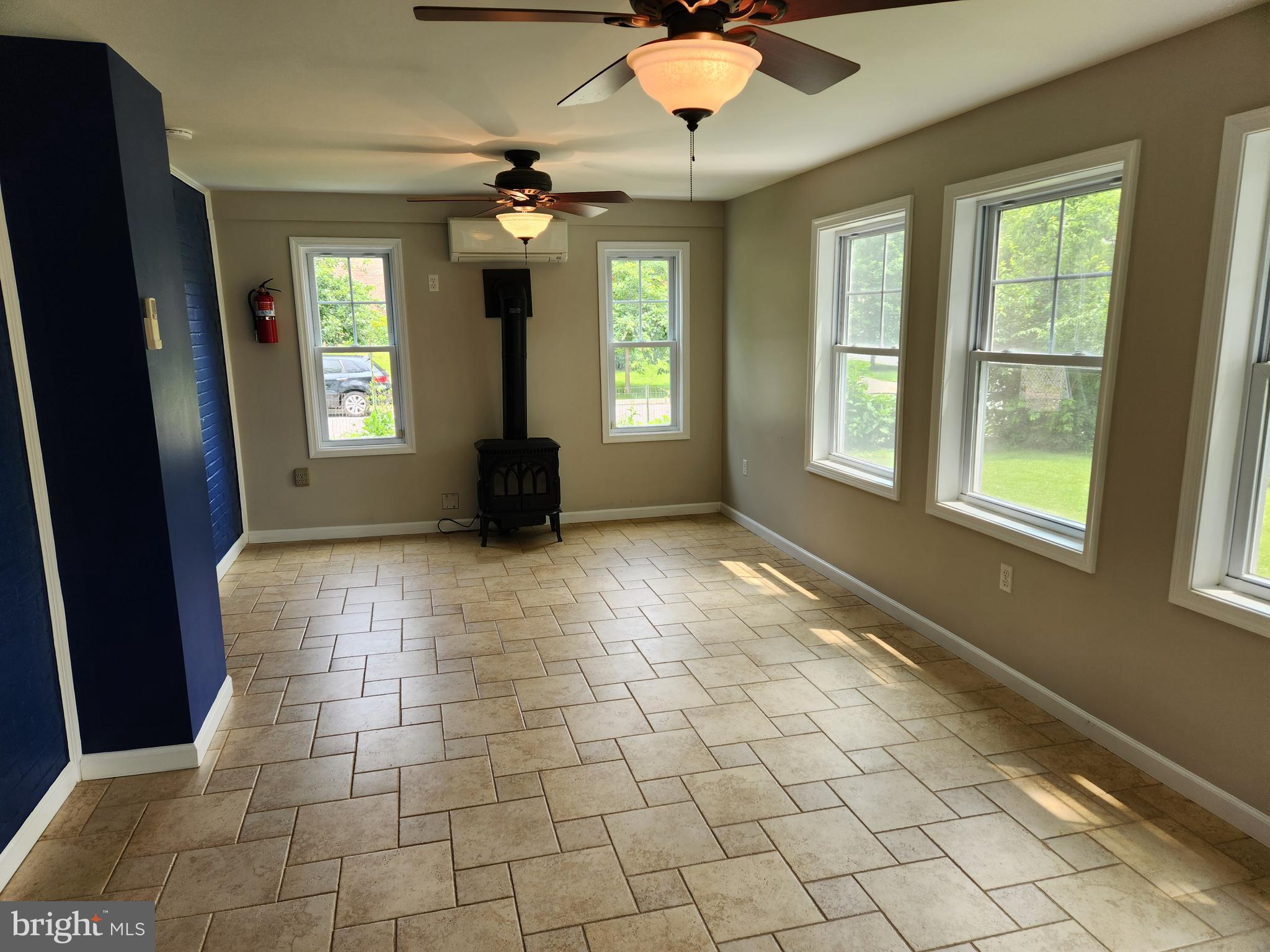 MEADOWBROOK VILLAGE - Residential Lease