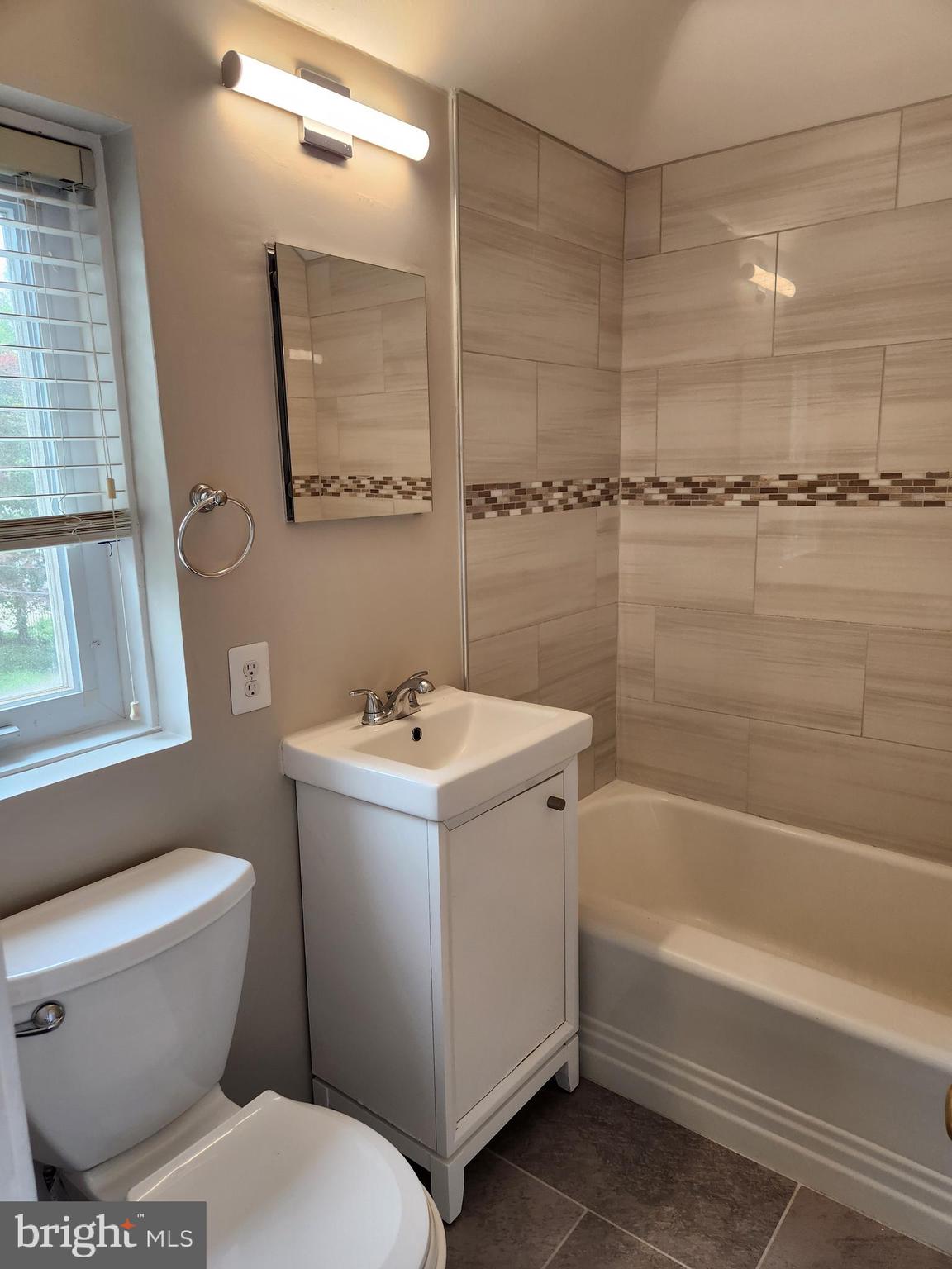 MEADOWBROOK VILLAGE - Residential Lease