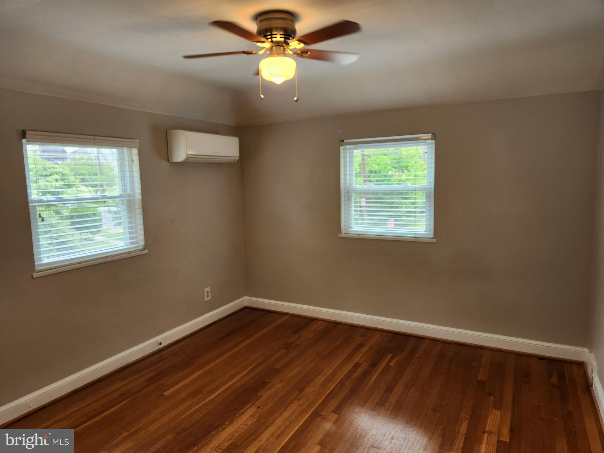 MEADOWBROOK VILLAGE - Residential Lease