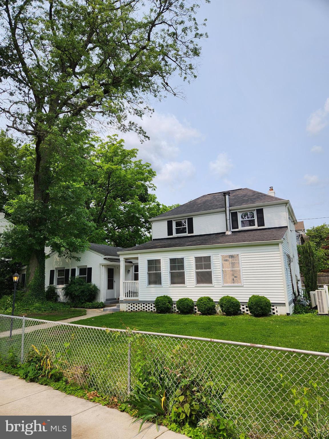 MEADOWBROOK VILLAGE - Residential Lease