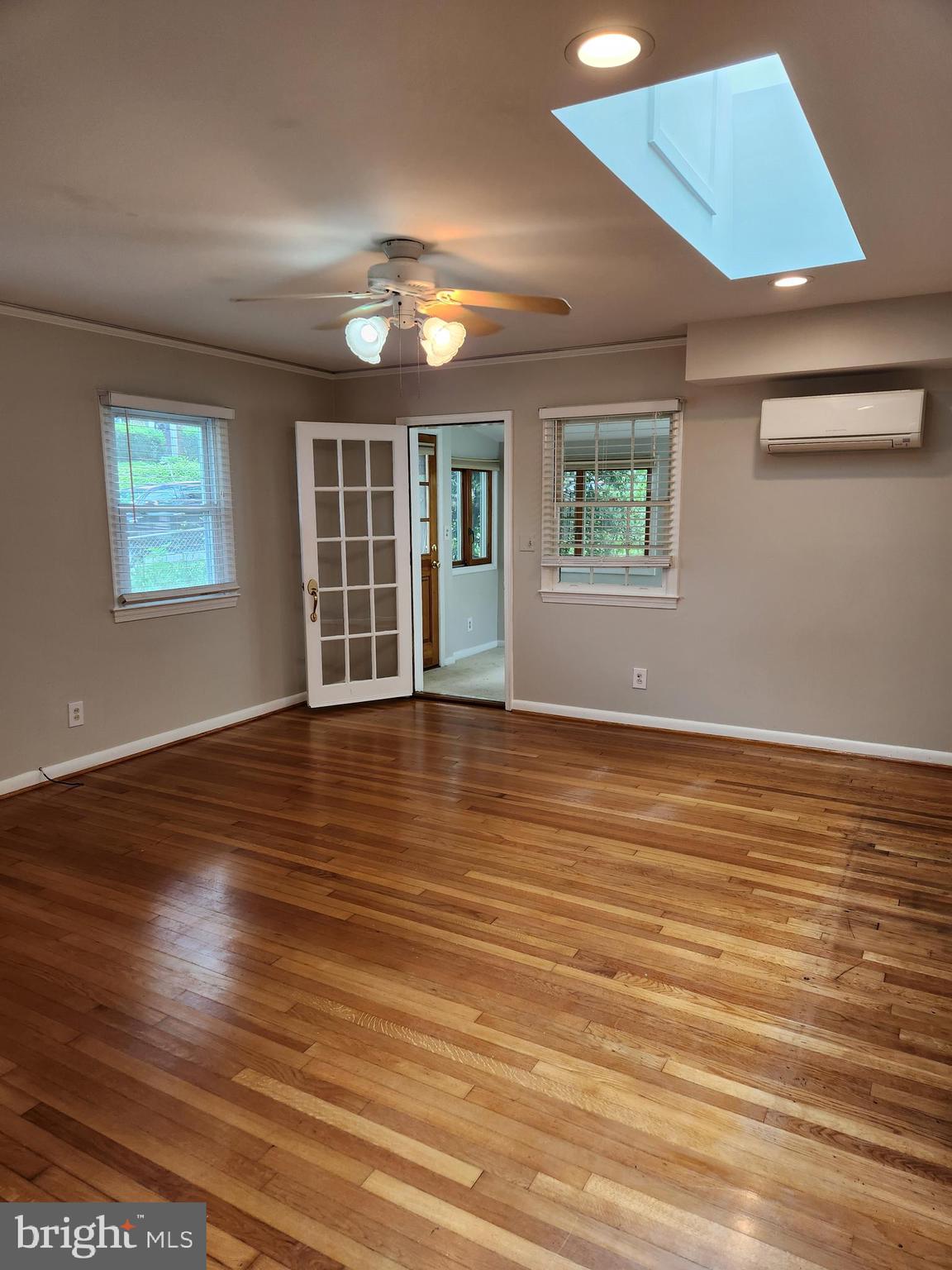 MEADOWBROOK VILLAGE - Residential Lease