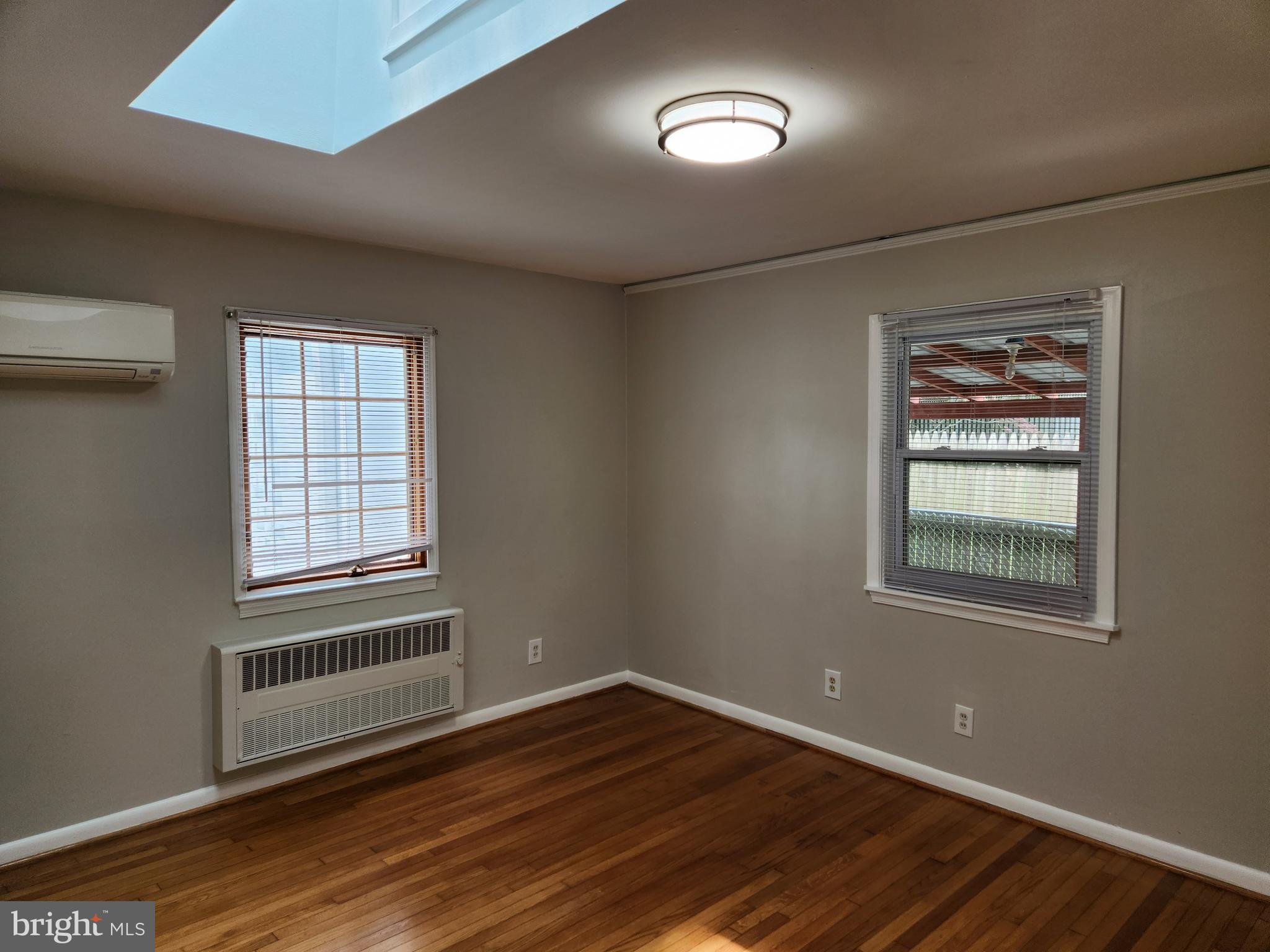 MEADOWBROOK VILLAGE - Residential Lease