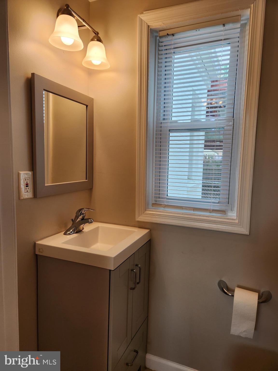 MEADOWBROOK VILLAGE - Residential Lease