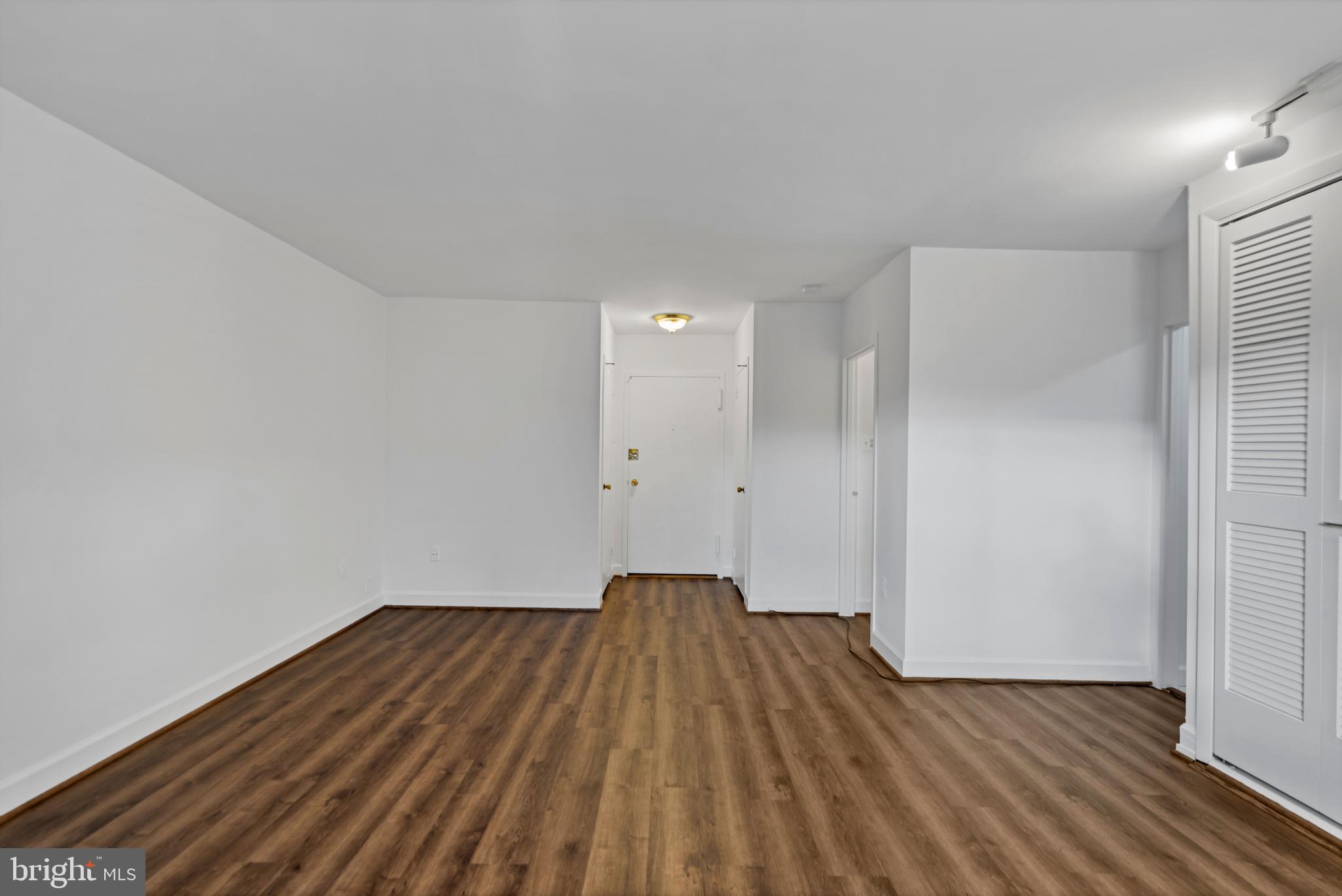 RIVER PLACE - Residential Lease