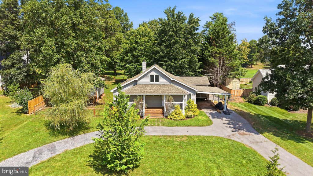 Photo of 1530 Winter Camp Trail, HEDGESVILLE, WV 25427 (MLS # WVBE2053830)
