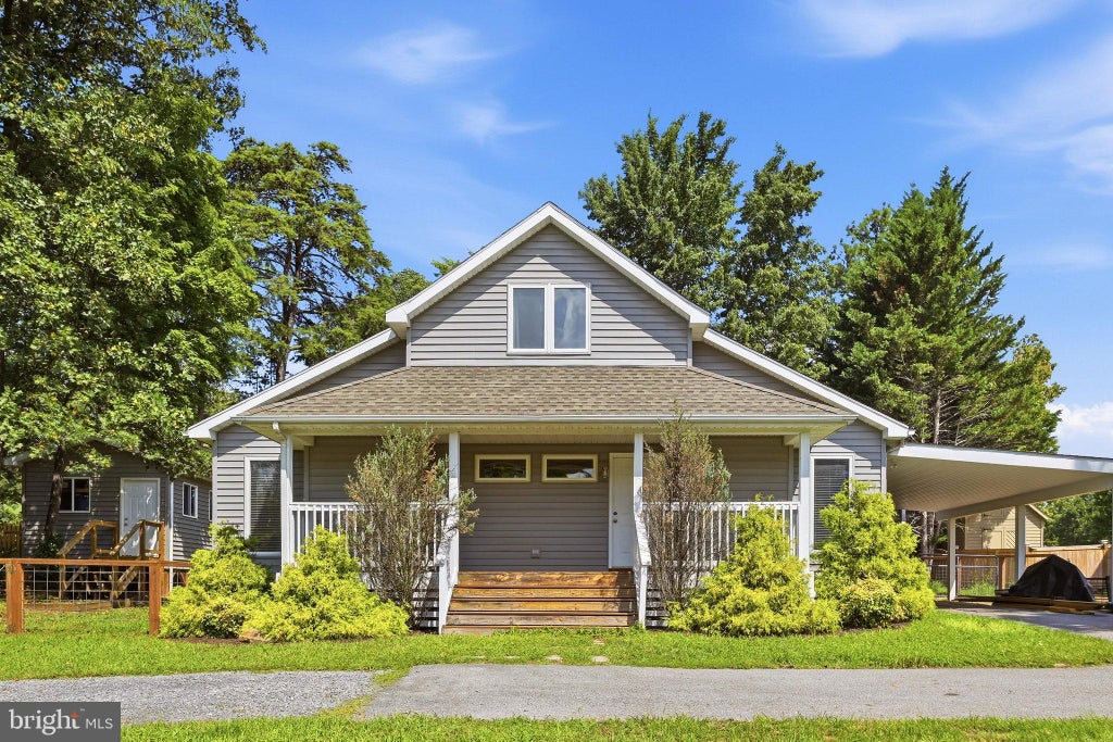 Photo of 1530 Winter Camp Trail, HEDGESVILLE, WV 25427 (MLS # WVBE2053830)