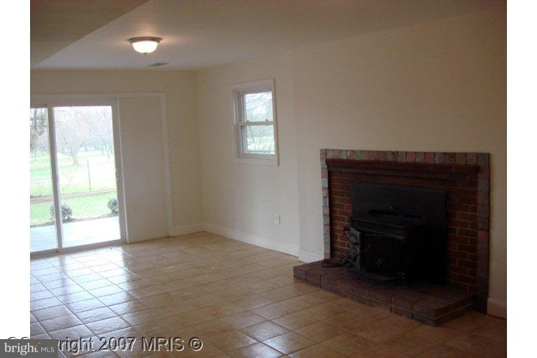 WESTBRIAR COUNTRY CLUB ESTATES - Residential Lease