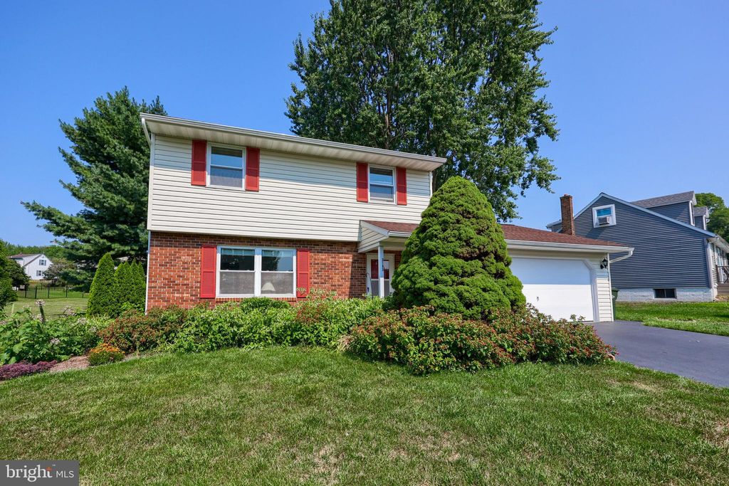 Photo of 3183 Greenridge Drive, Lancaster, PA 17601 (MLS # PALA2054930)