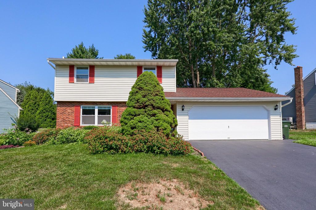 Photo of 3183 Greenridge Drive, Lancaster, PA 17601 (MLS # PALA2054930)