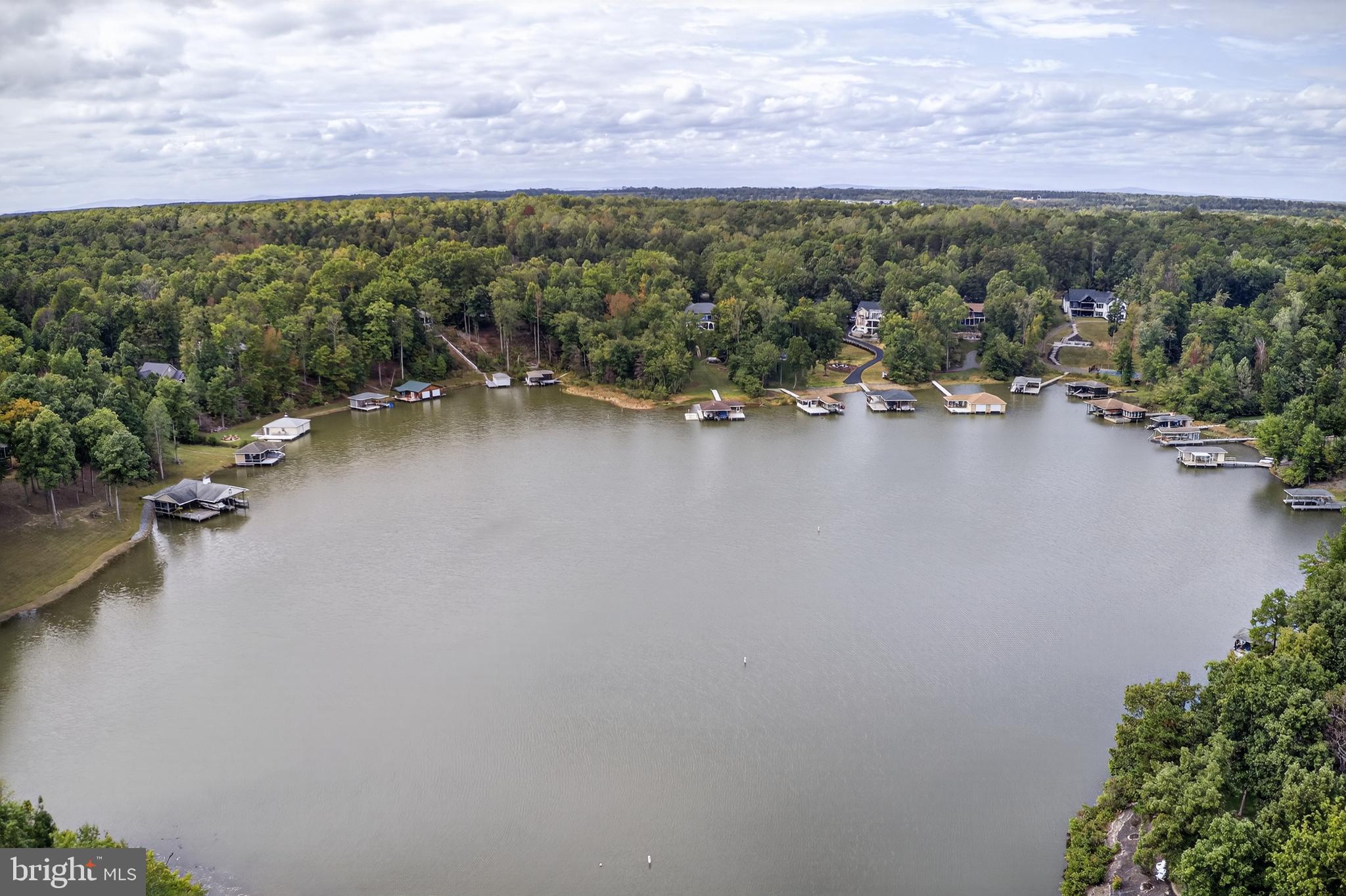 PINE HARBOUR - Residential