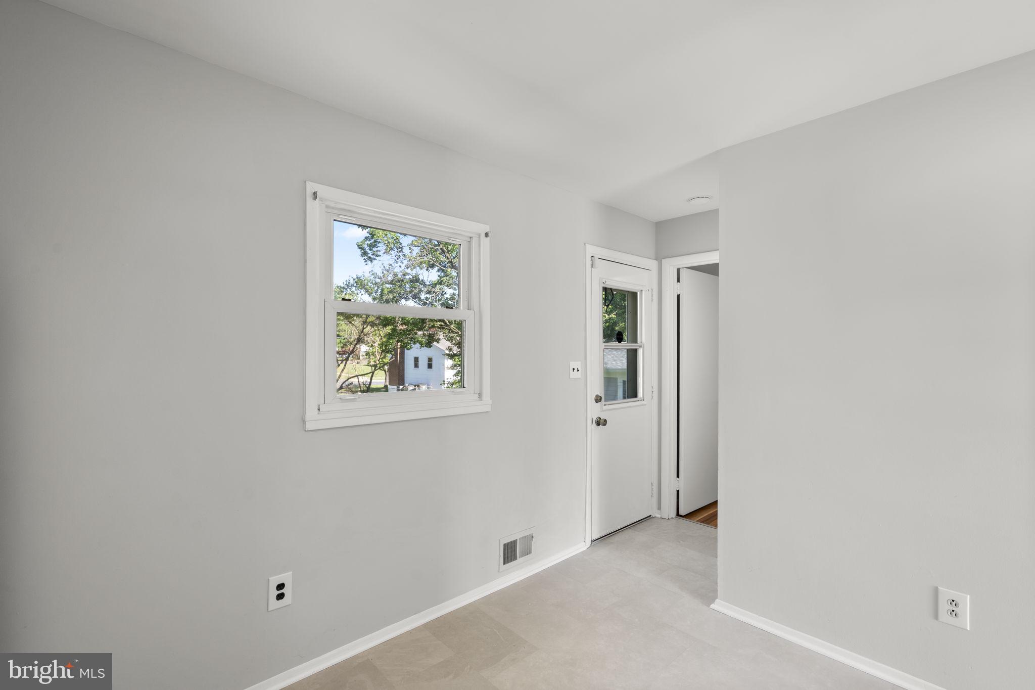 BURGUNDY KNOLLS - Residential