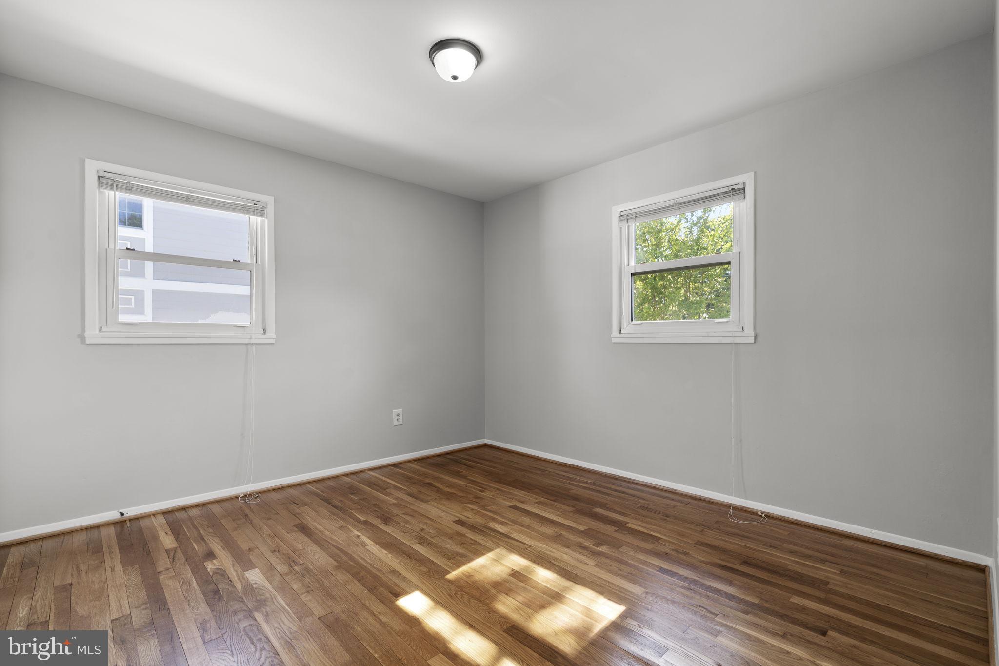 BURGUNDY KNOLLS - Residential