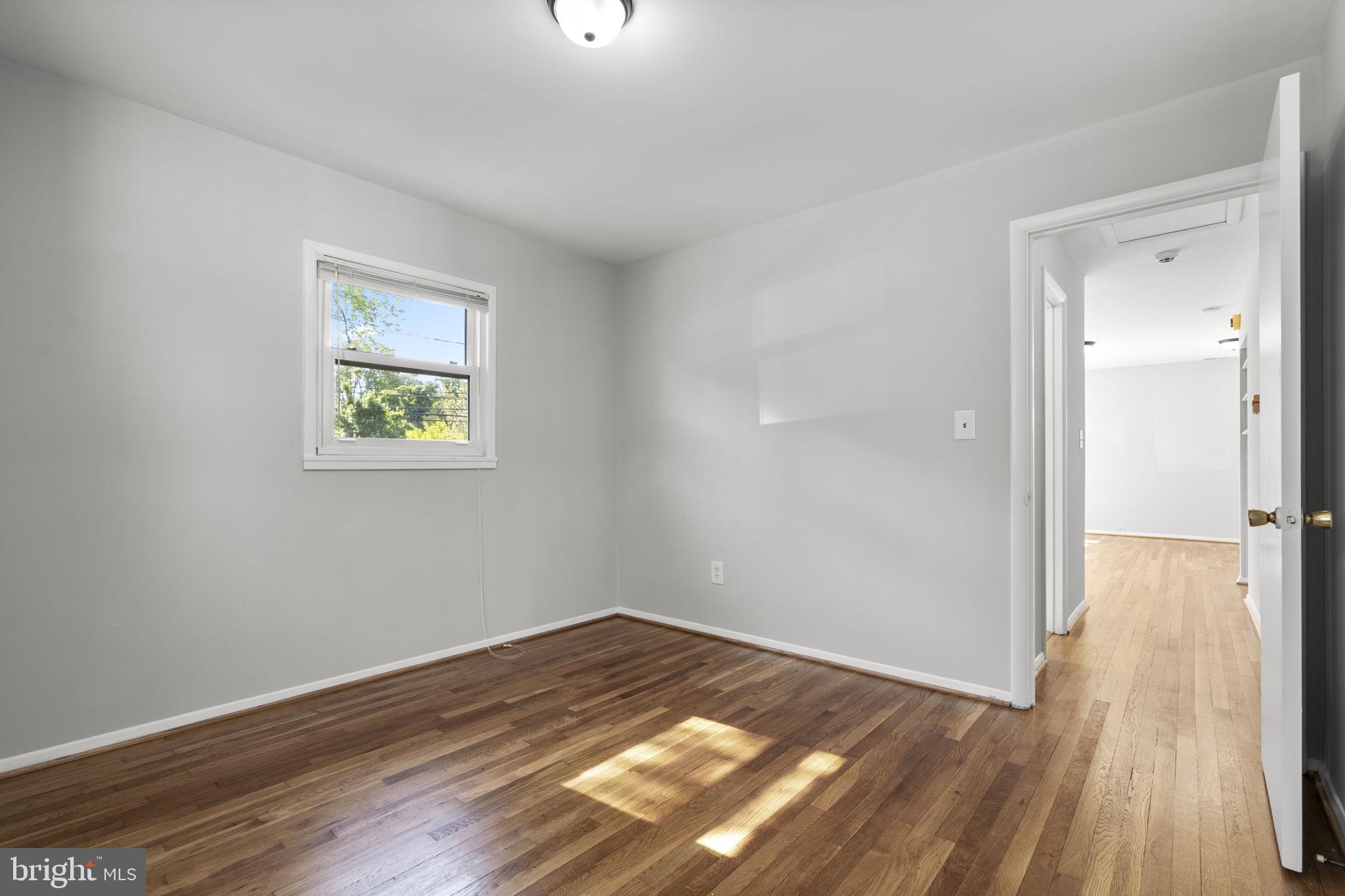 BURGUNDY KNOLLS - Residential