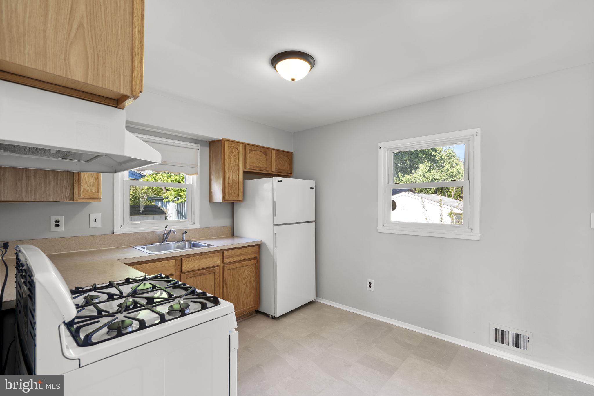 BURGUNDY KNOLLS - Residential