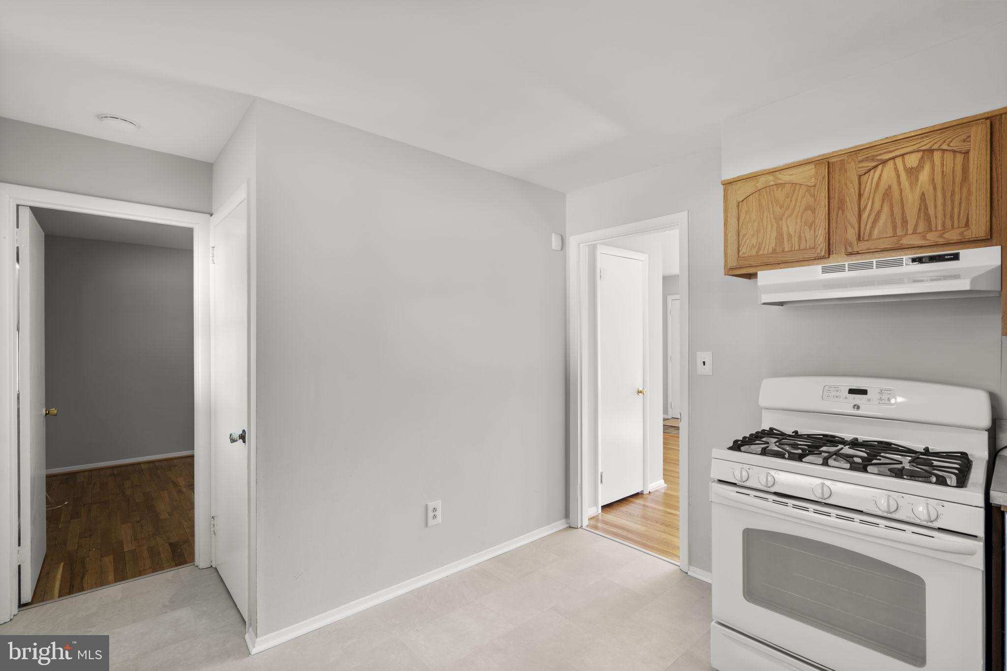 BURGUNDY KNOLLS - Residential