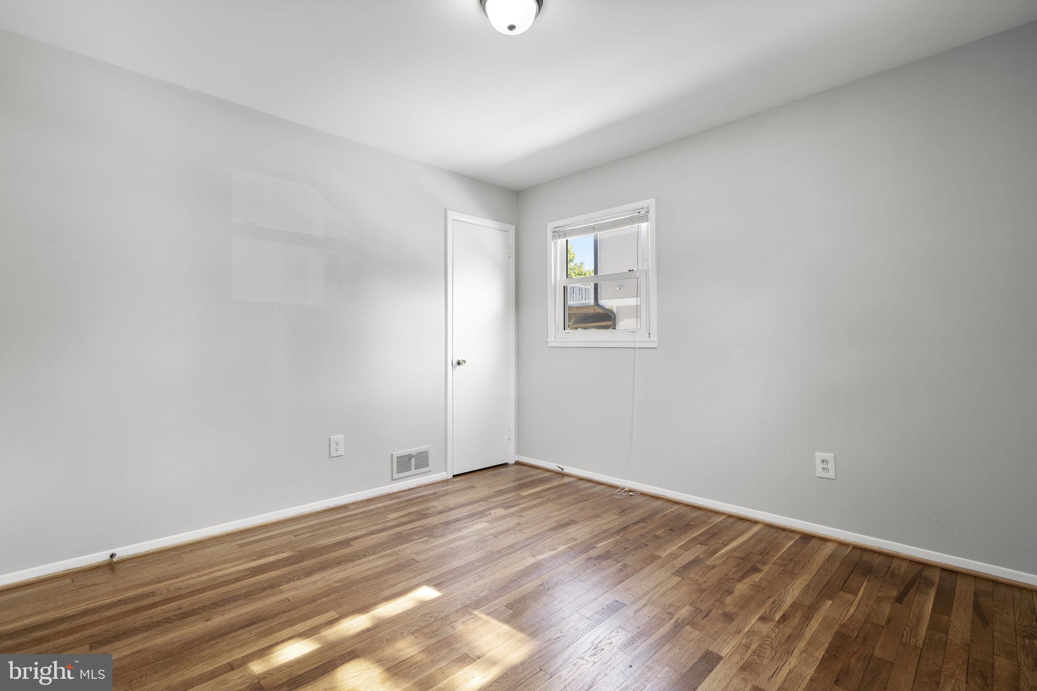 BURGUNDY KNOLLS - Residential