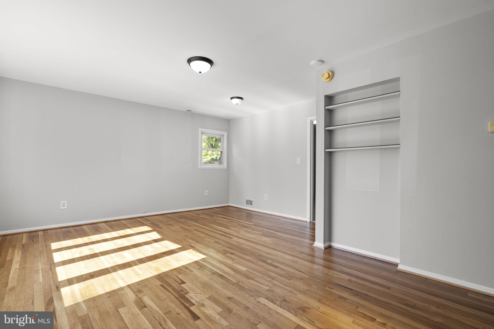BURGUNDY KNOLLS - Residential