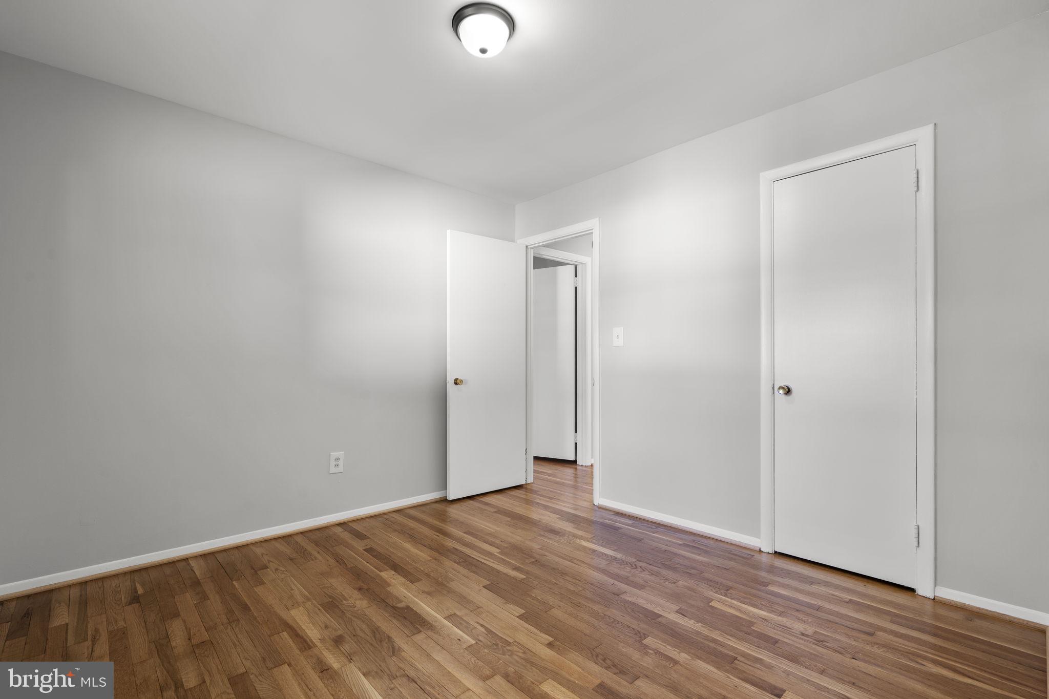 BURGUNDY KNOLLS - Residential