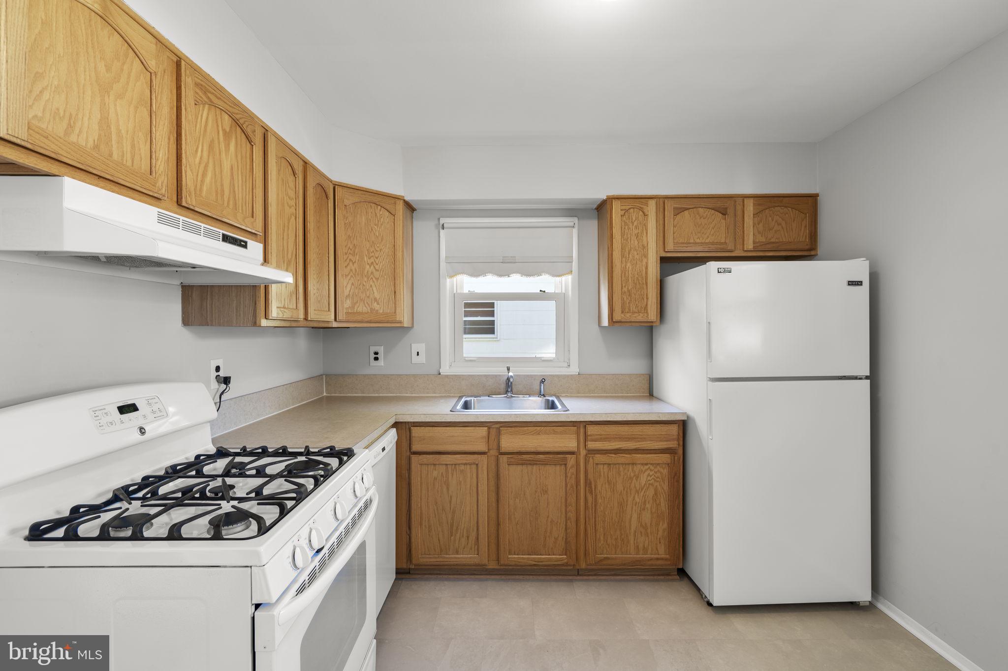 BURGUNDY KNOLLS - Residential