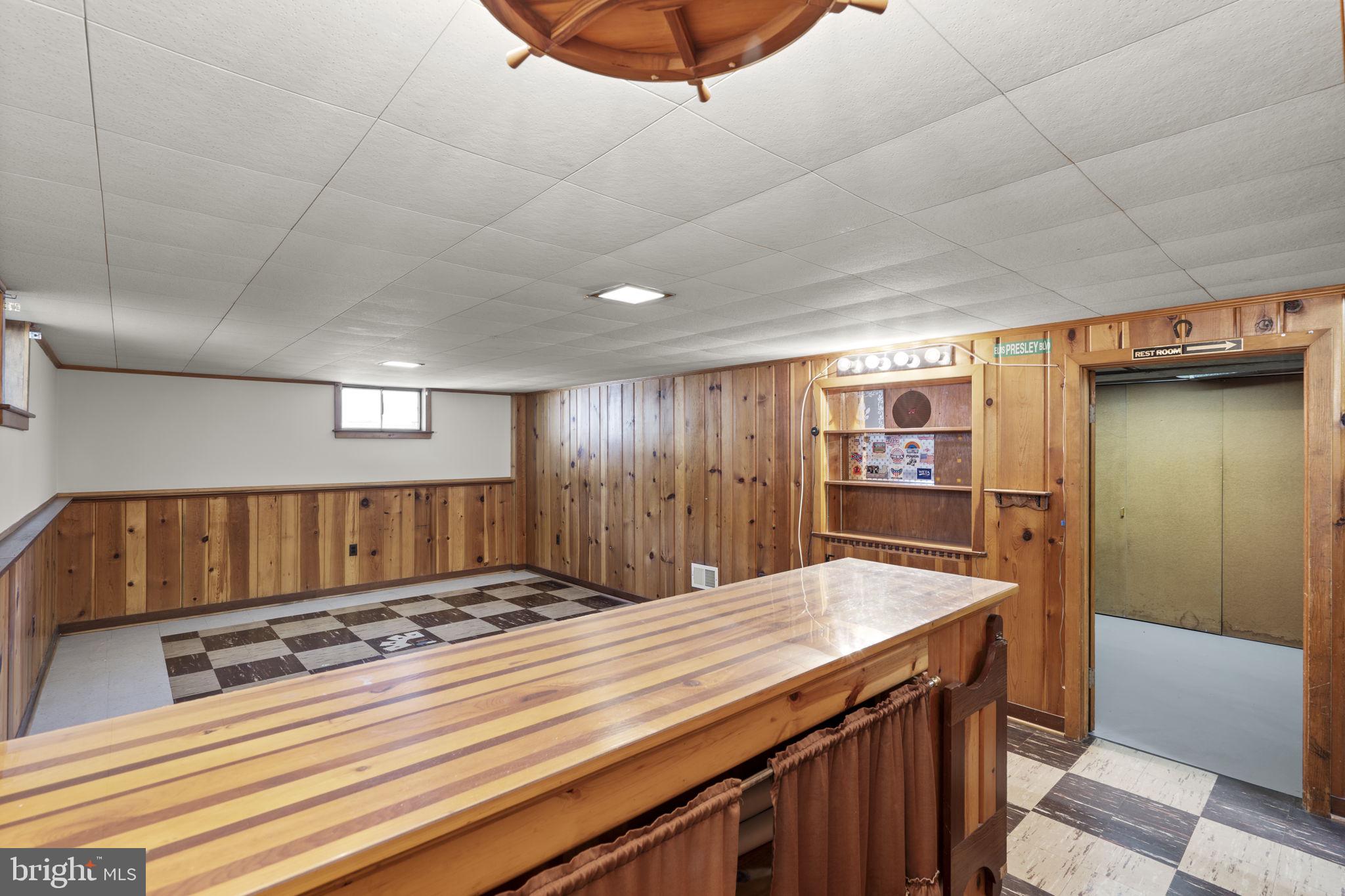 BURGUNDY KNOLLS - Residential