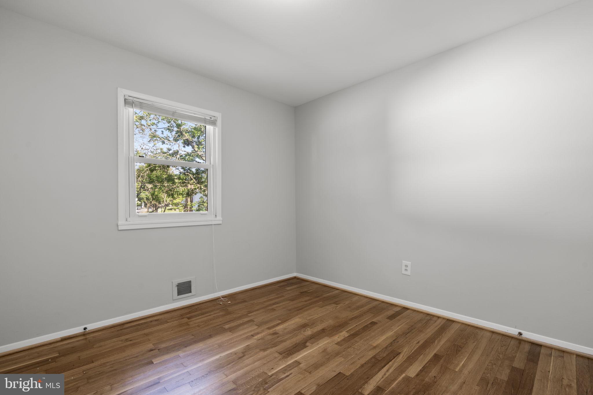 BURGUNDY KNOLLS - Residential
