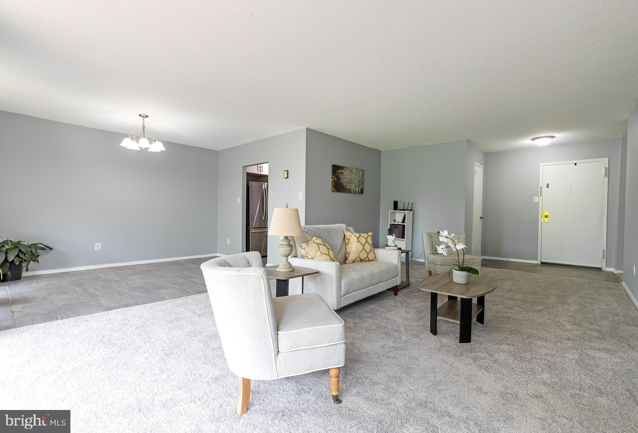 TOWERS IN WESTCHESTER PARK - Residential