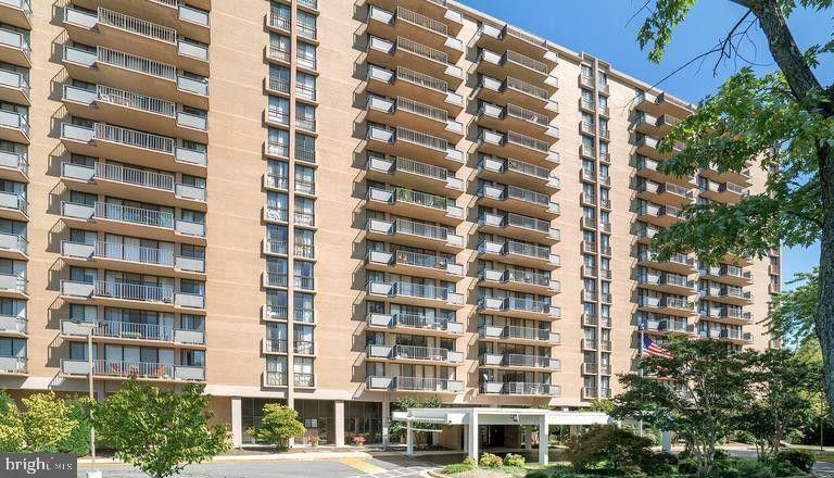 TOWERS IN WESTCHESTER PARK - Residential