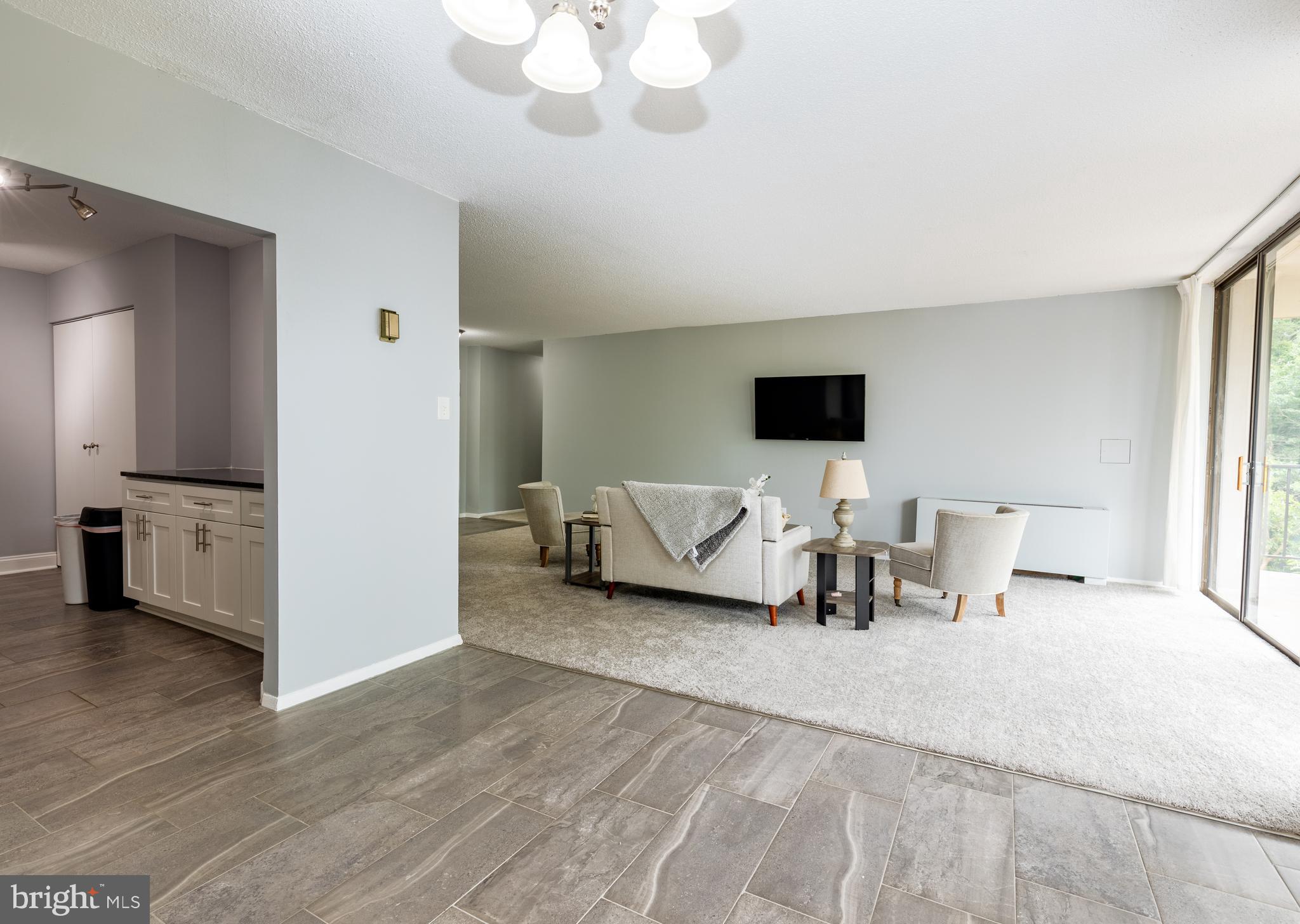 TOWERS IN WESTCHESTER PARK - Residential