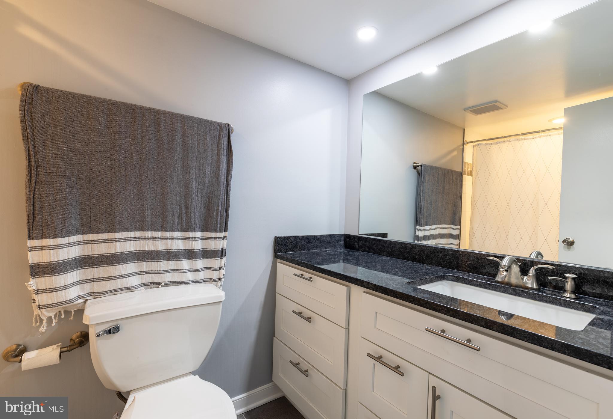 TOWERS IN WESTCHESTER PARK - Residential