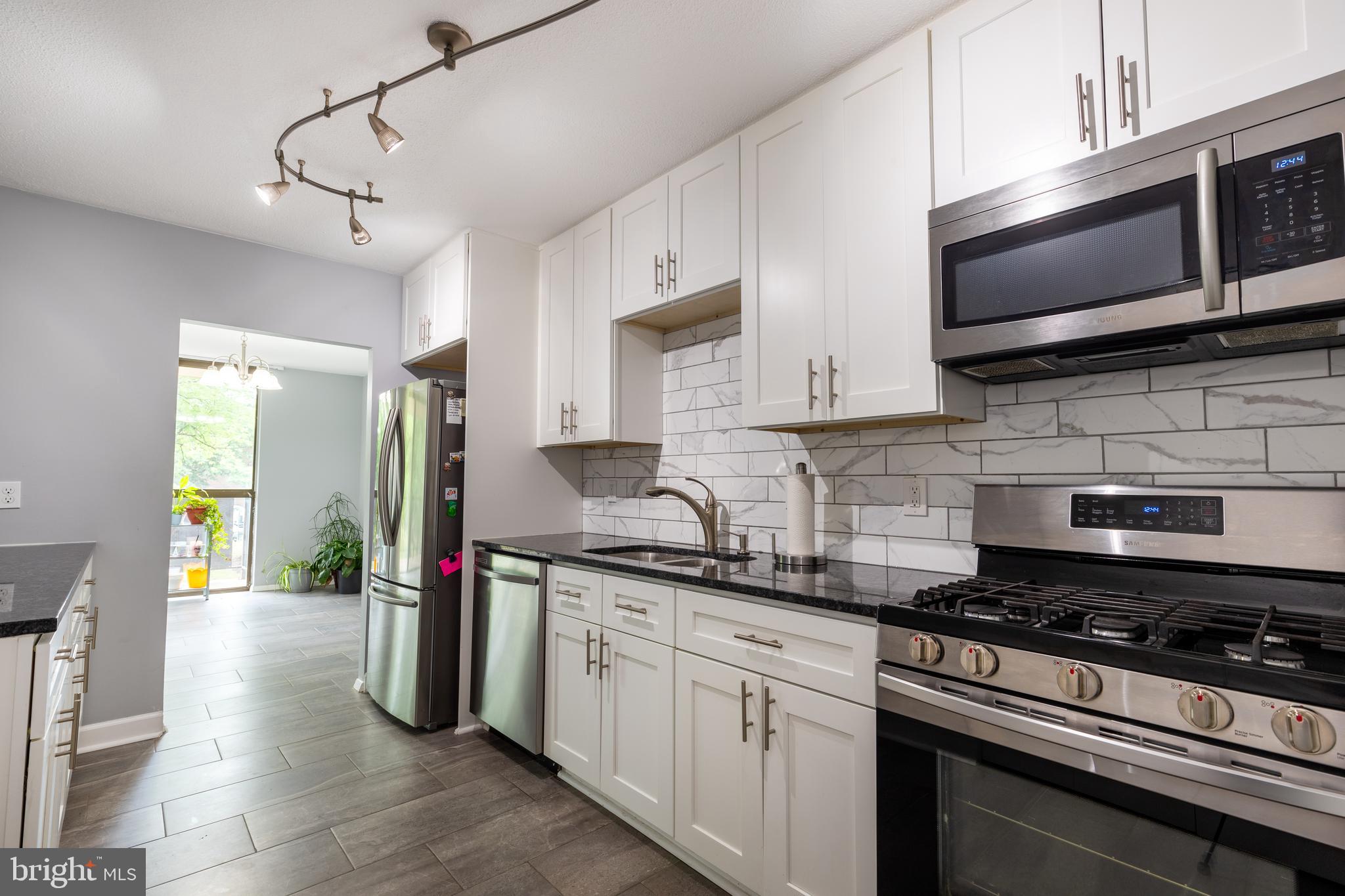 TOWERS IN WESTCHESTER PARK - Residential