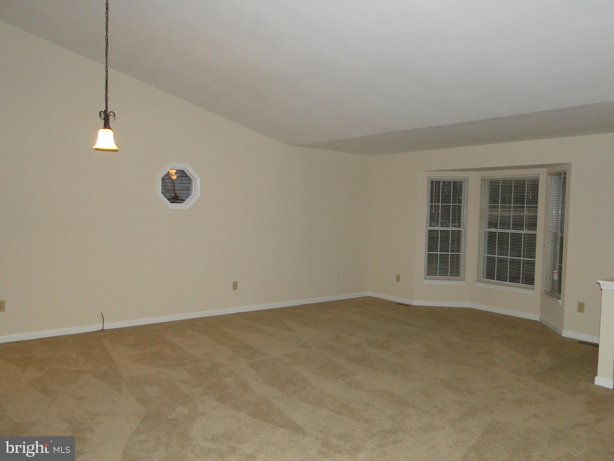 LAKE LAND - Residential Lease