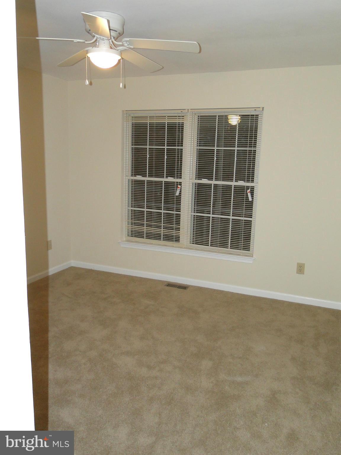 LAKE LAND - Residential Lease