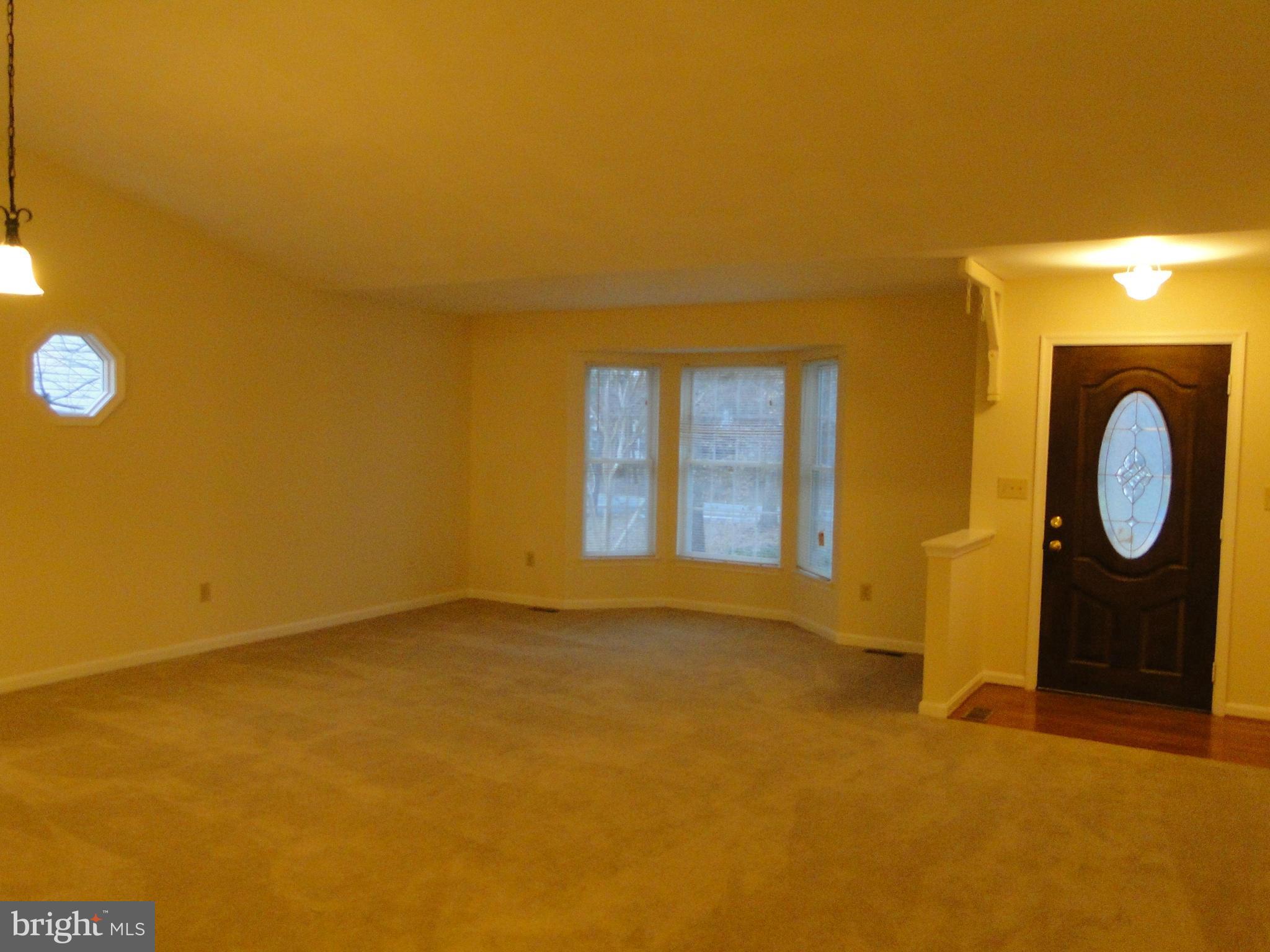 LAKE LAND - Residential Lease