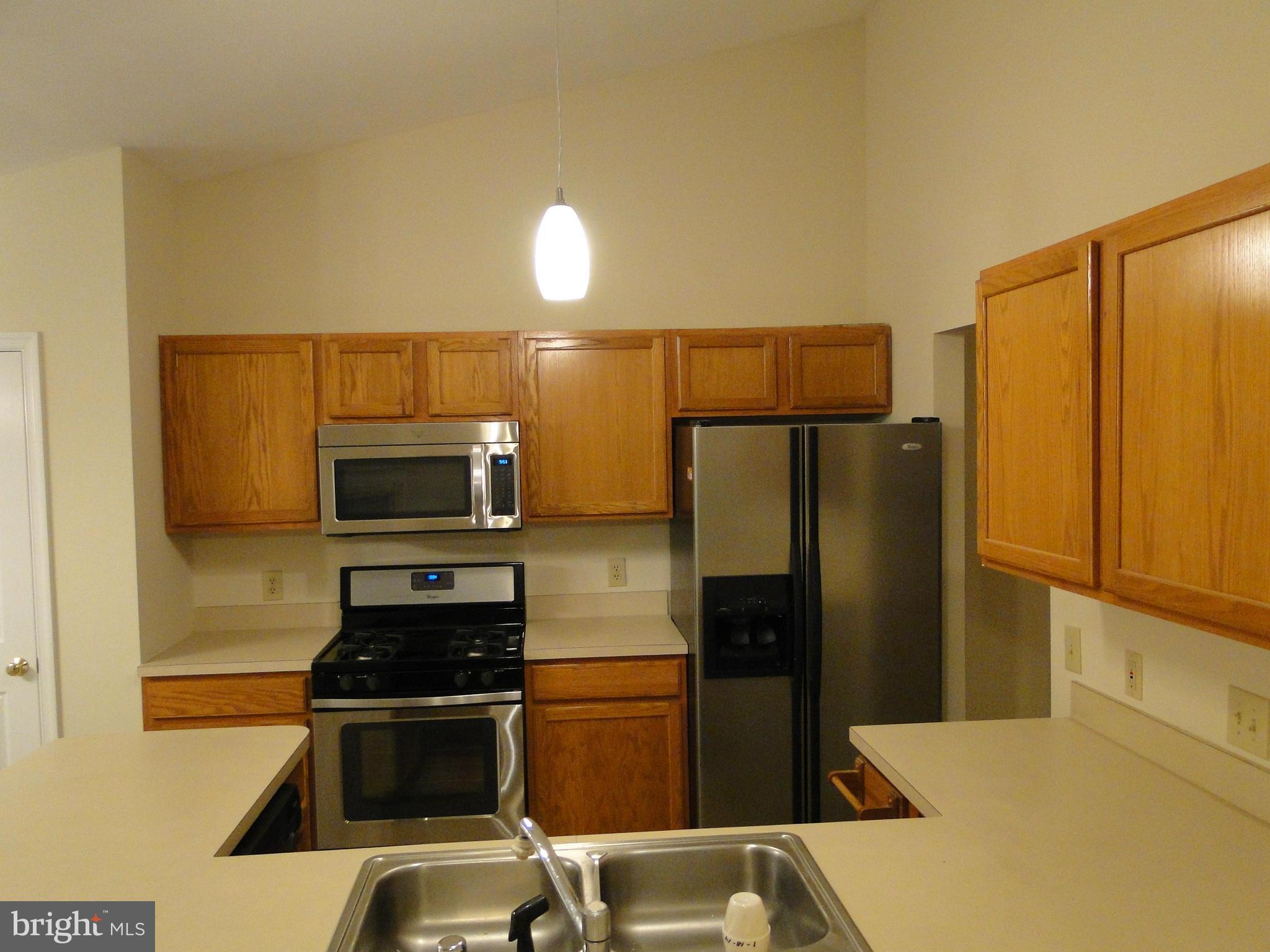 LAKE LAND - Residential Lease