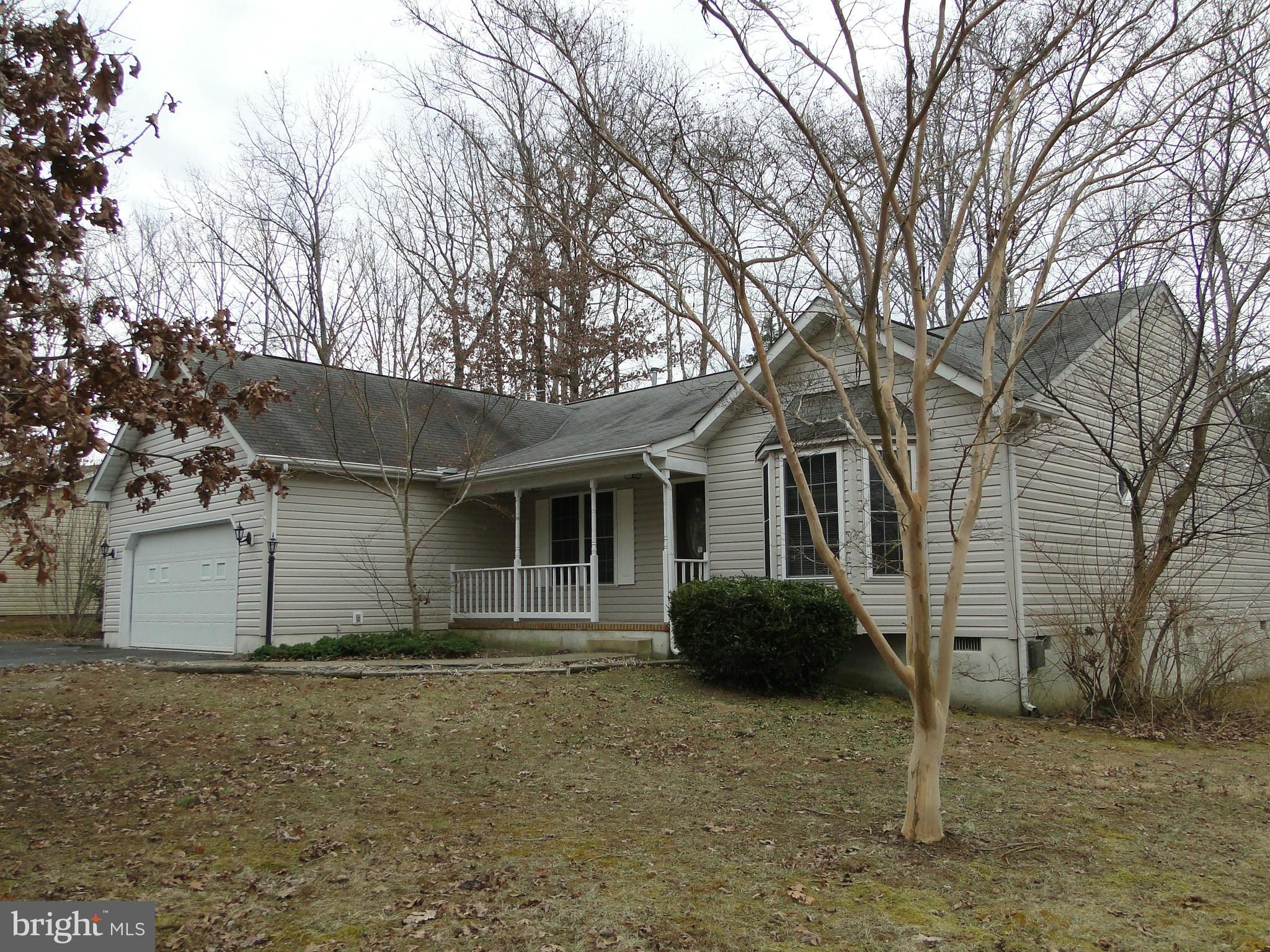 LAKE LAND - Residential Lease