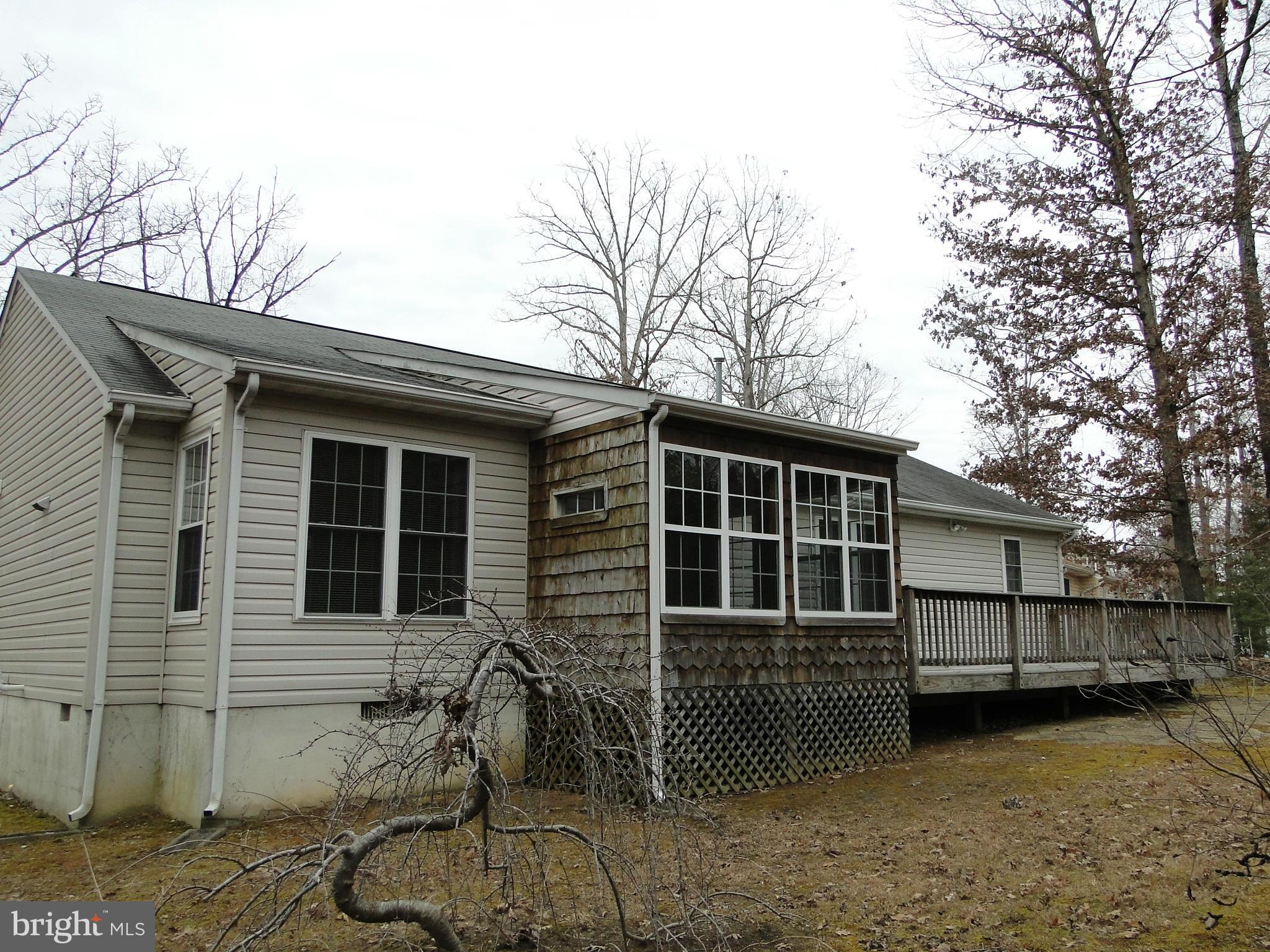 LAKE LAND - Residential Lease