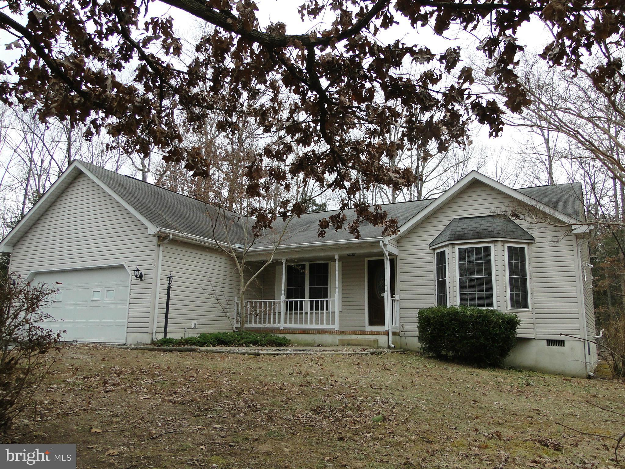 LAKE LAND - Residential Lease