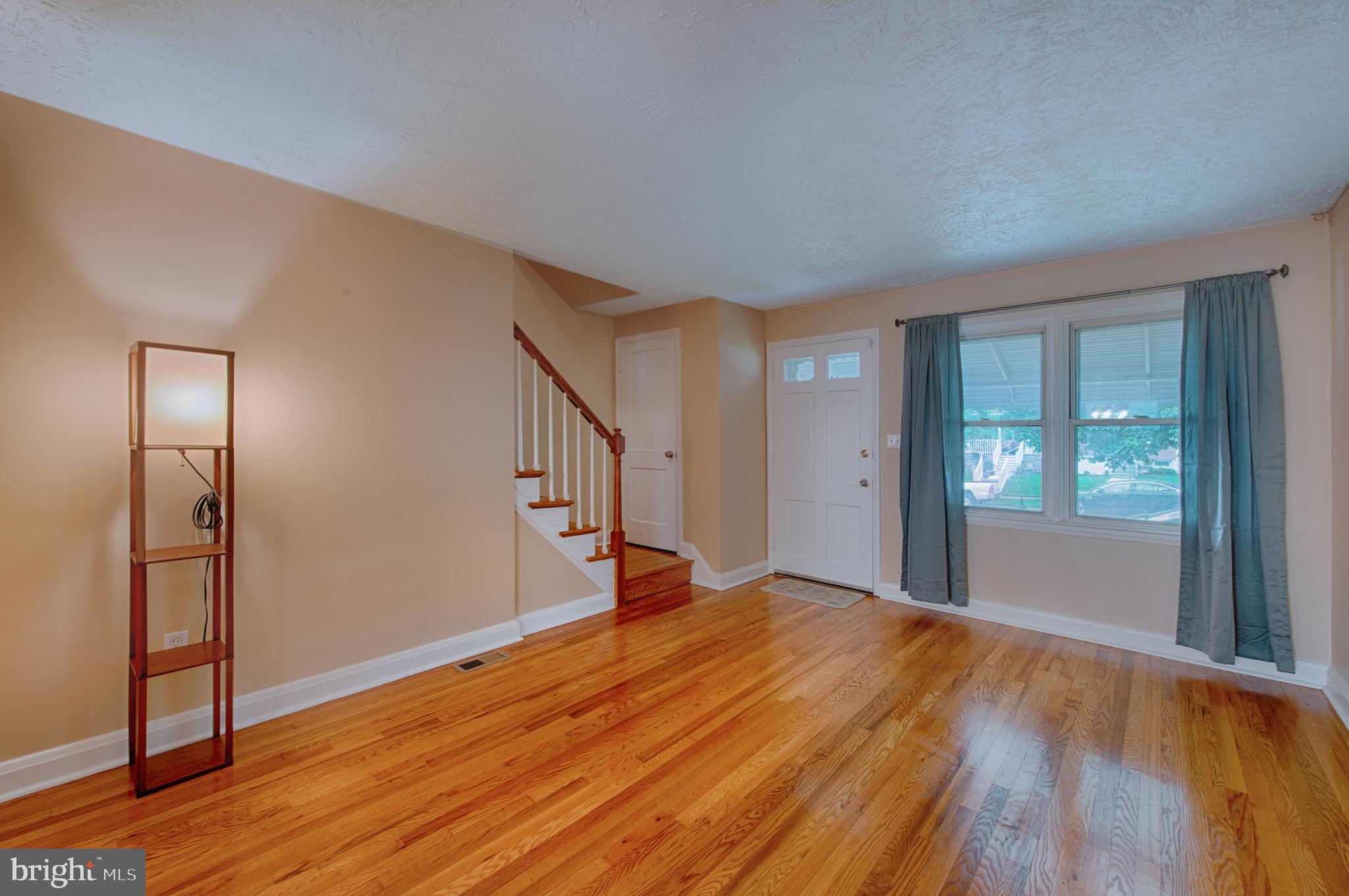 WOODWARD SQUARE - Residential