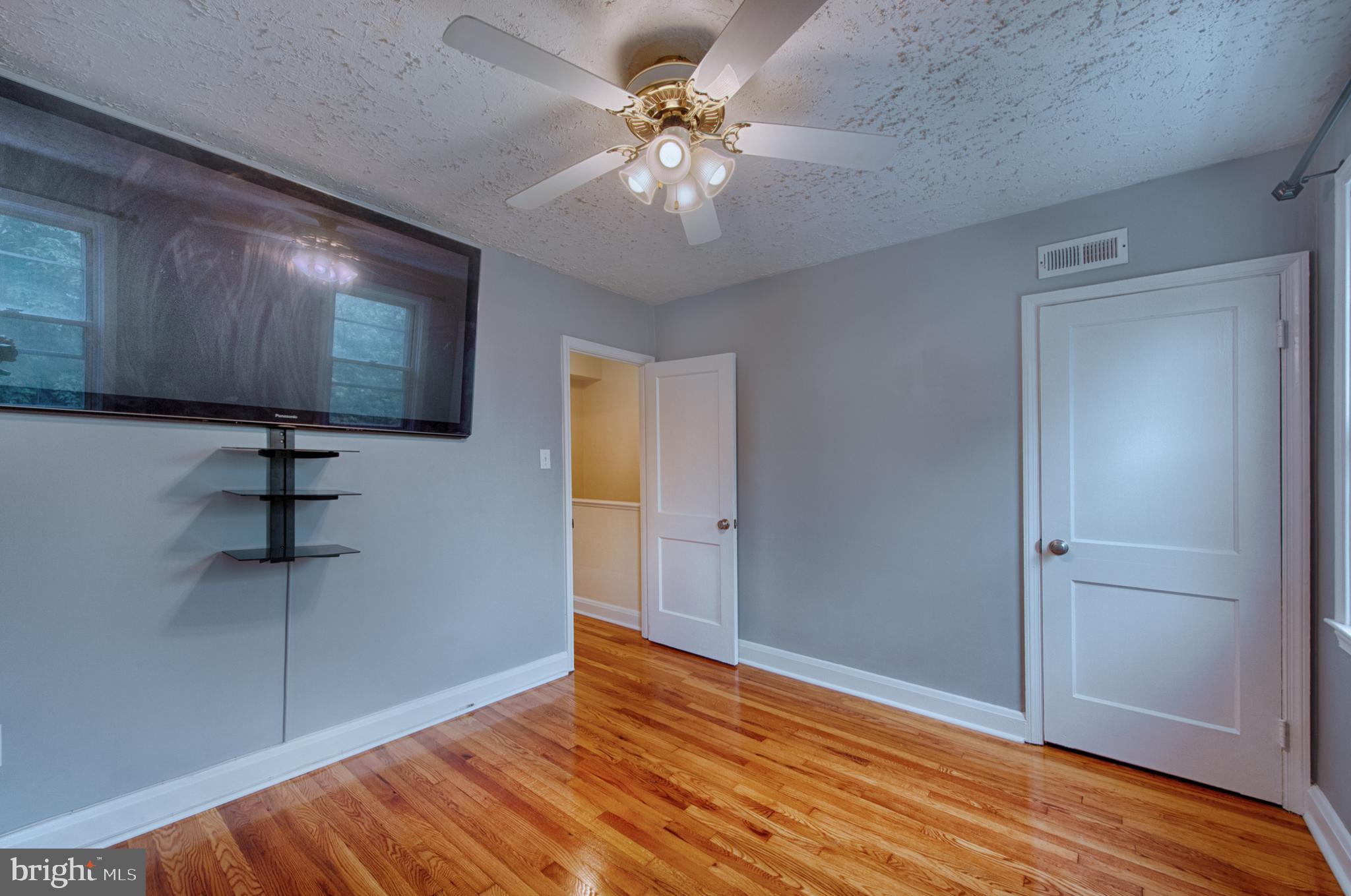 WOODWARD SQUARE - Residential