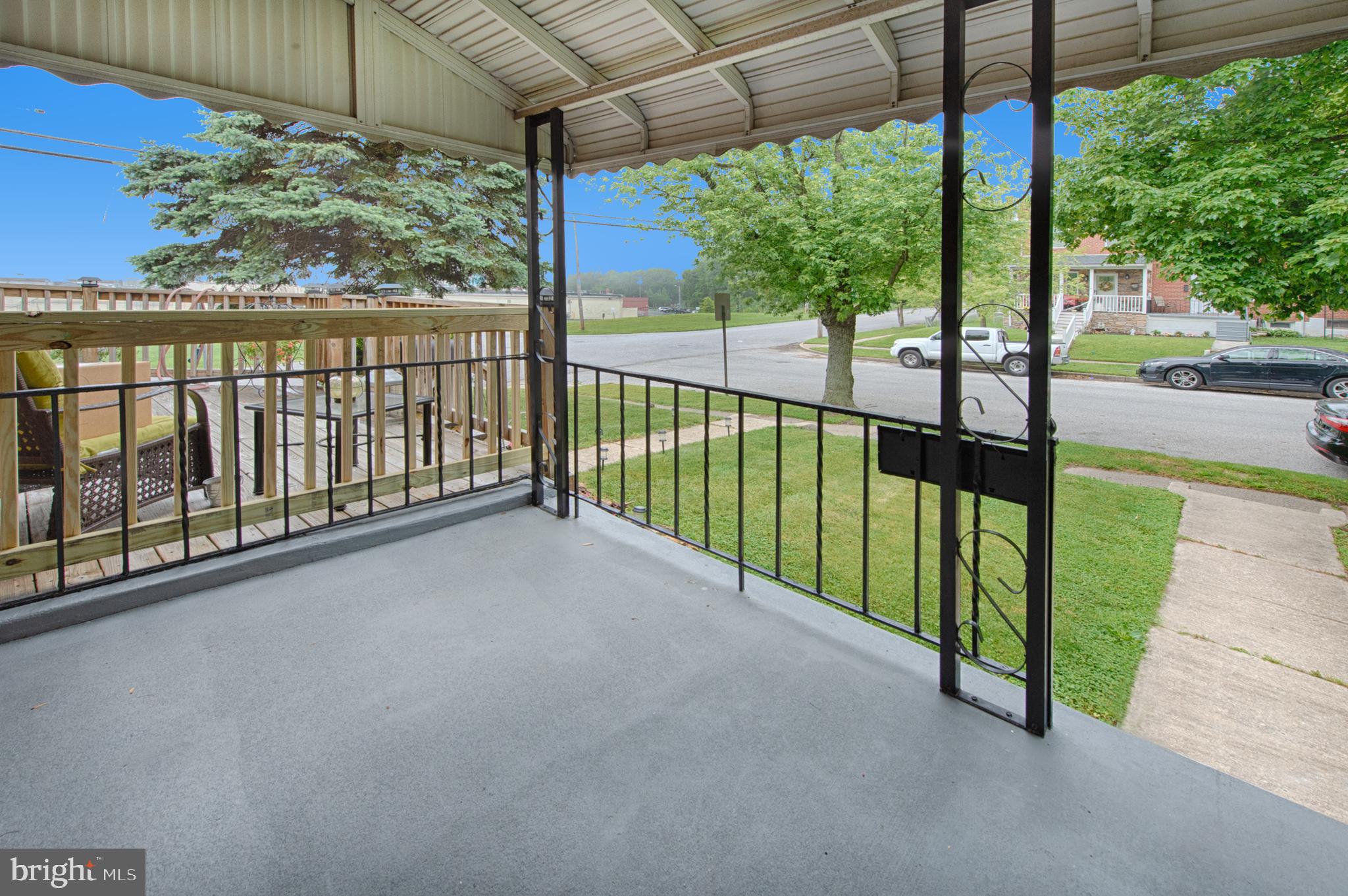 WOODWARD SQUARE - Residential