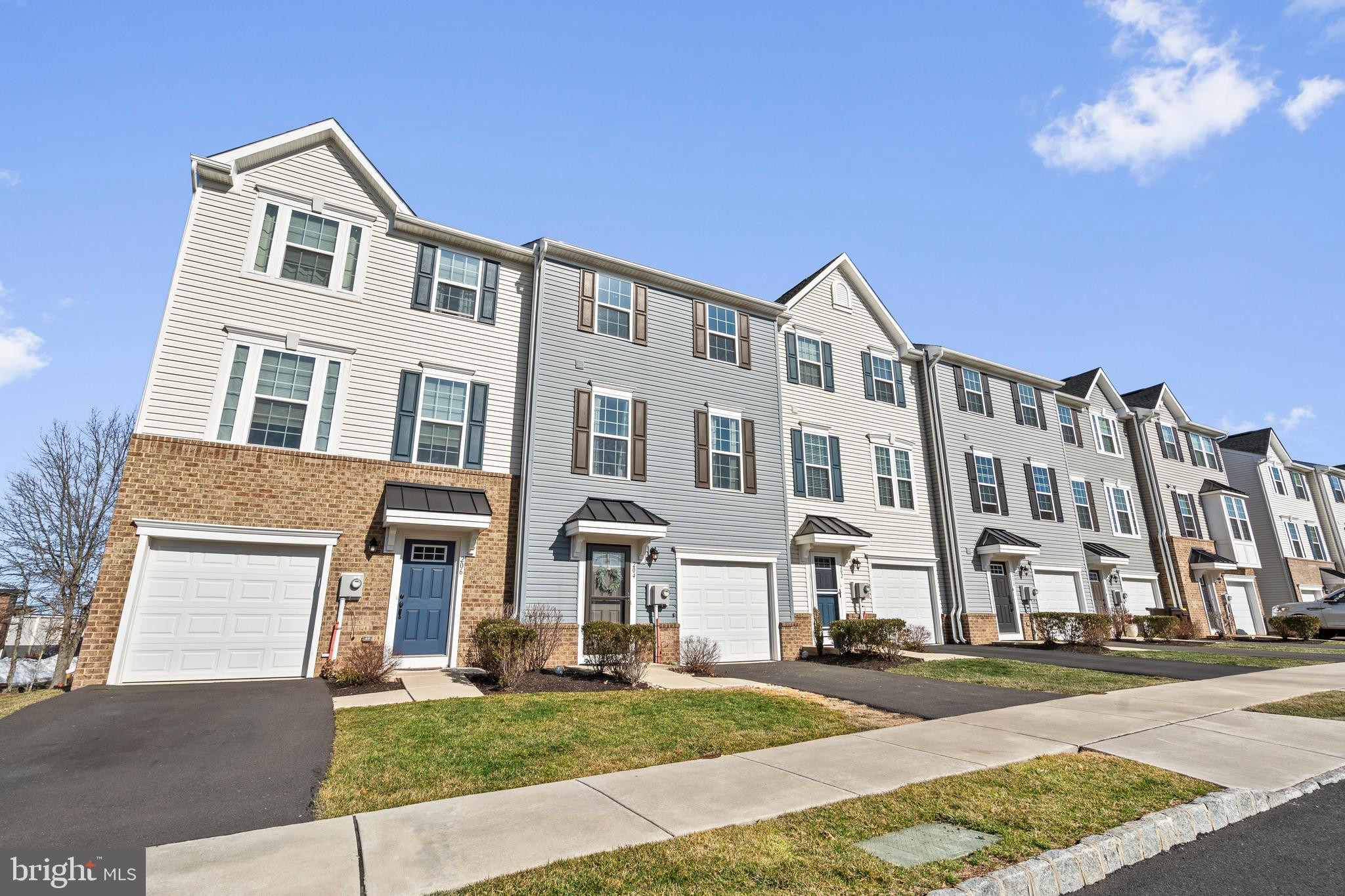 DUBLIN CROSSING - Residential