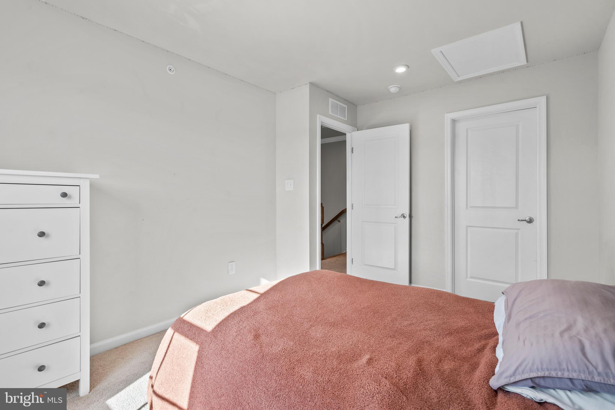 DUBLIN CROSSING - Residential