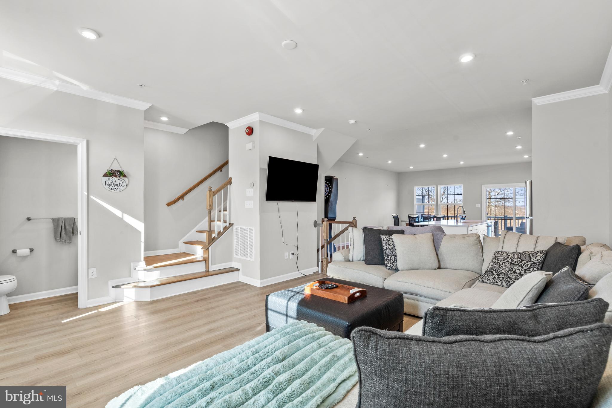 DUBLIN CROSSING - Residential