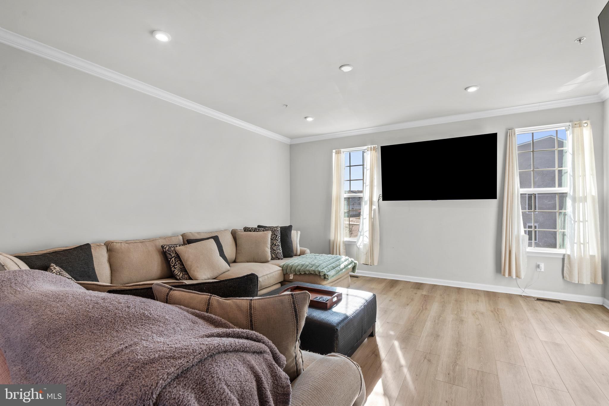 DUBLIN CROSSING - Residential