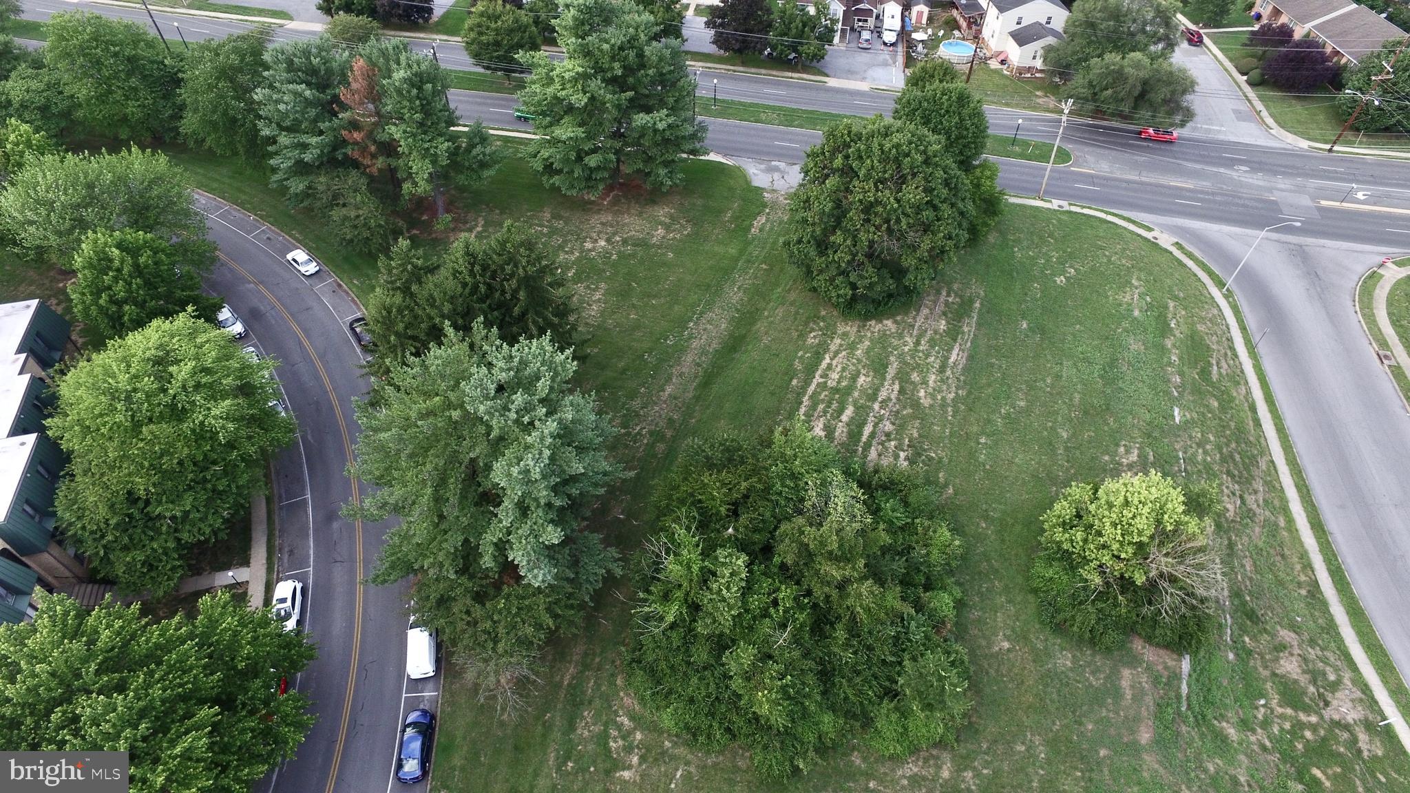 Nice commercial lot with easy access, corner of Wilson Blvd and Kenly. Perfect for townhouses-carwash-laundry mat.
